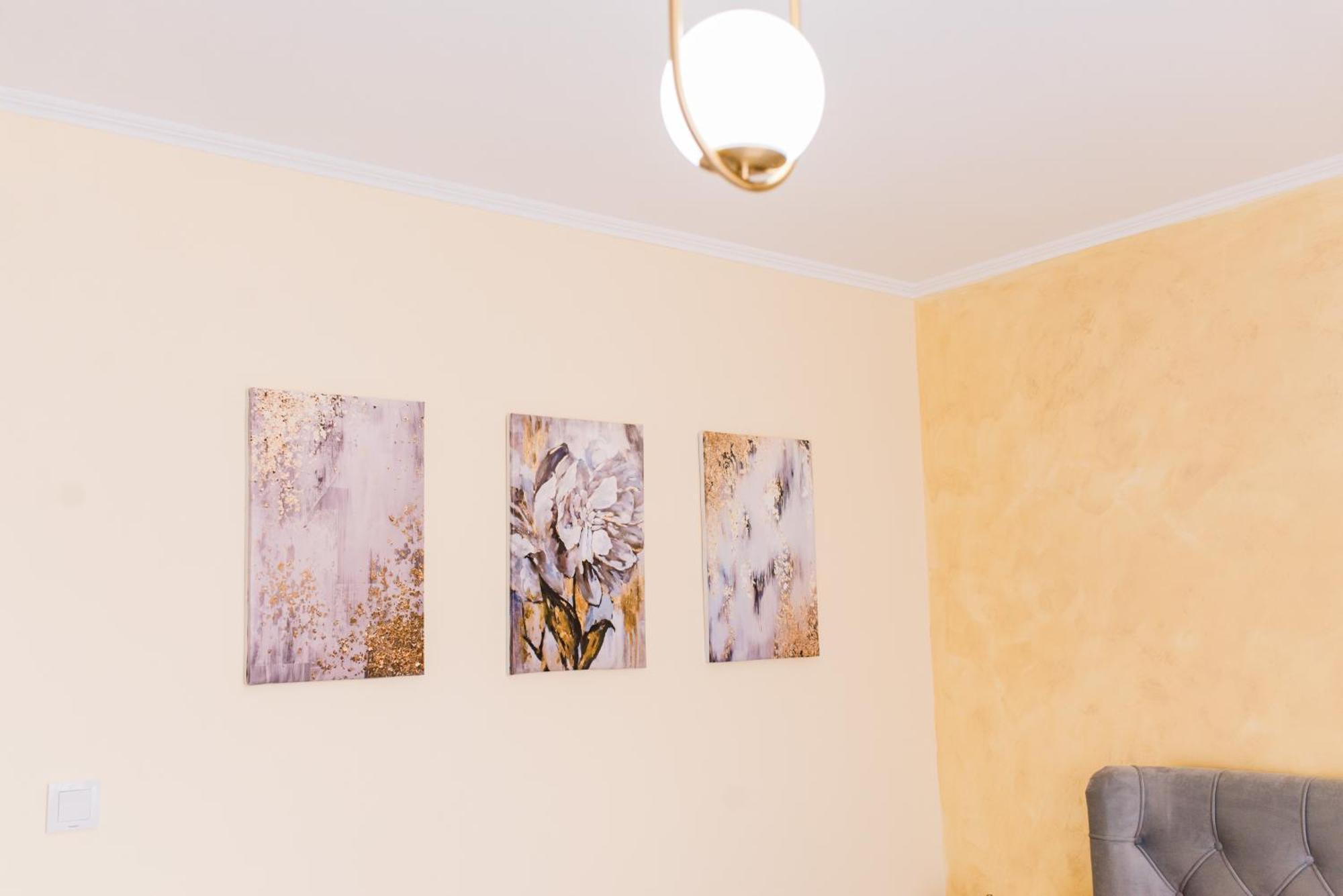 Central White Apartment Satu Mare Dış mekan fotoğraf