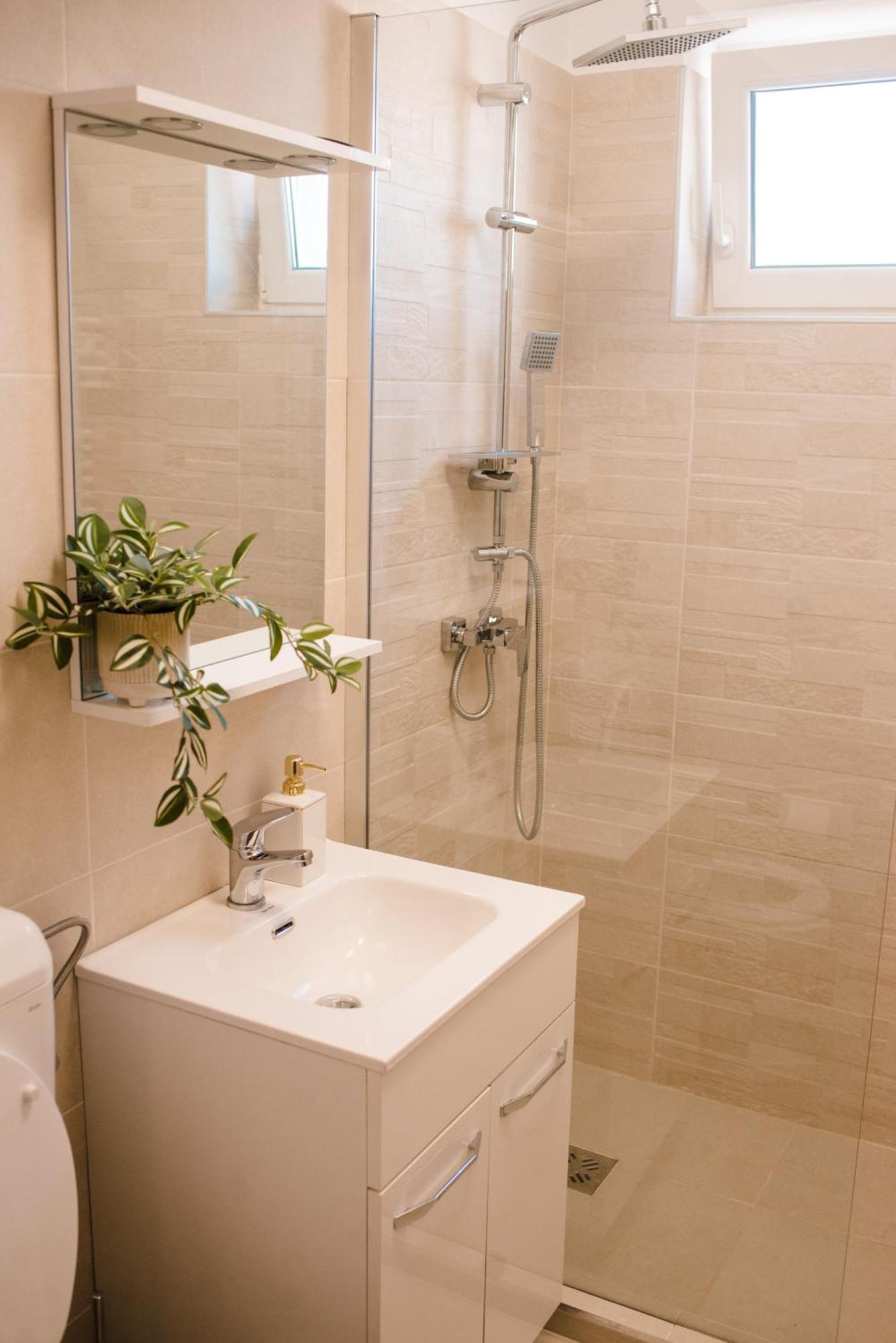 Central White Apartment Satu Mare Dış mekan fotoğraf