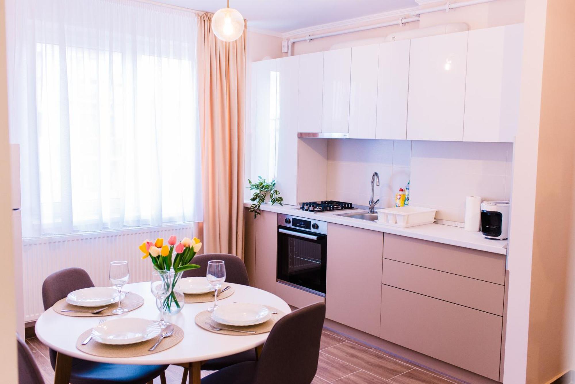 Central White Apartment Satu Mare Dış mekan fotoğraf